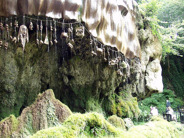 The Petrifying Well of Knaresborough 3